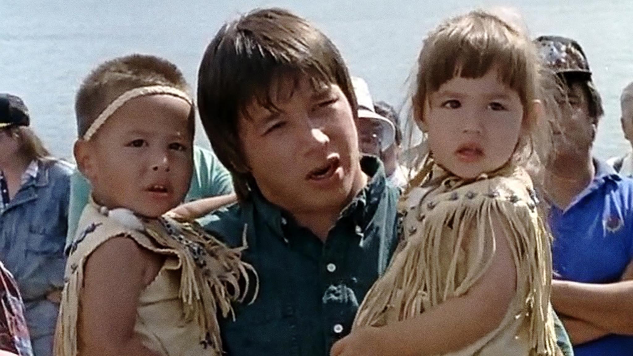 Image représentant la ressource: Mi'kmaq Family - Migmaoei Otjiosog