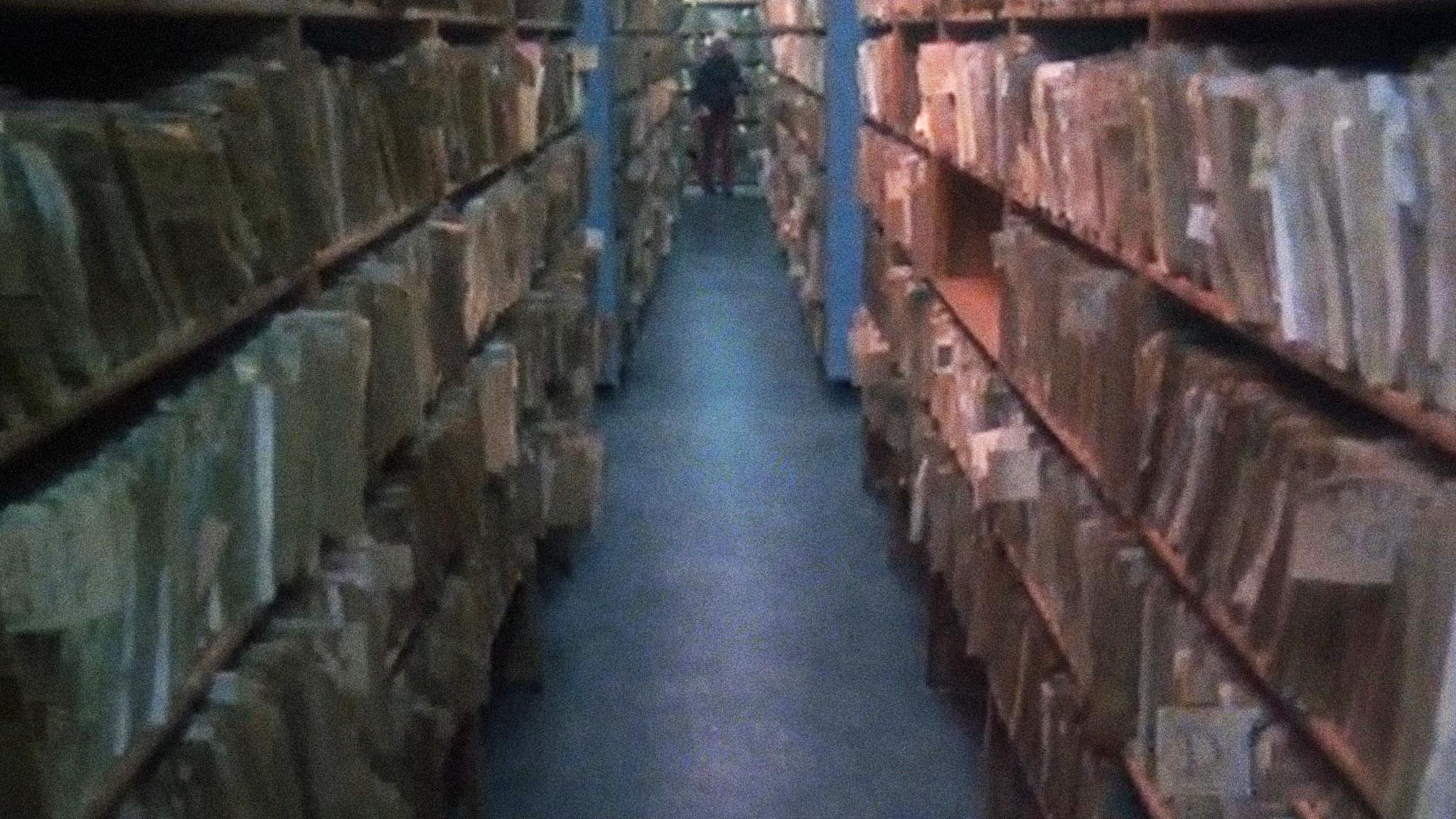 Image représentant la ressource: Paperland : The Bureaucrat Observed