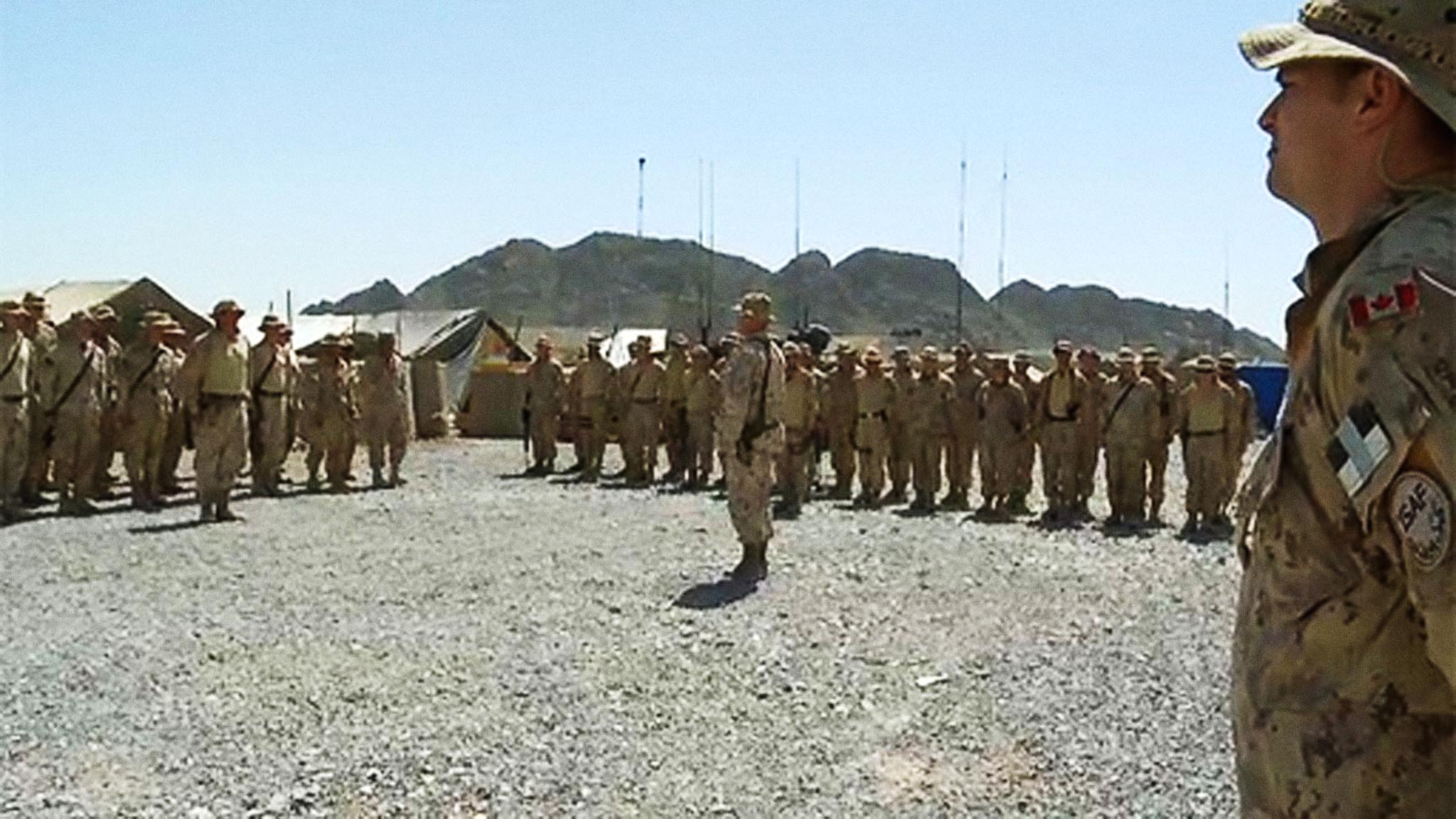 Image représentant la ressource: Le 22e Régiment en Afghanistan - Une minute de silence